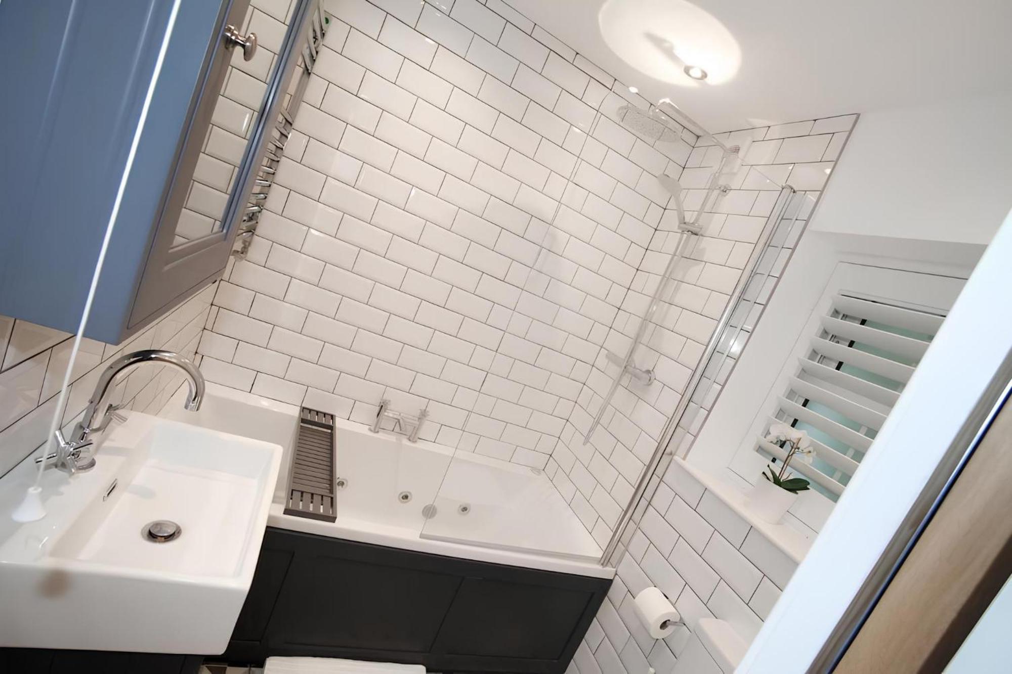 Tucked Away, Beach Access Sleeps 4 The Mumbles Exterior photo